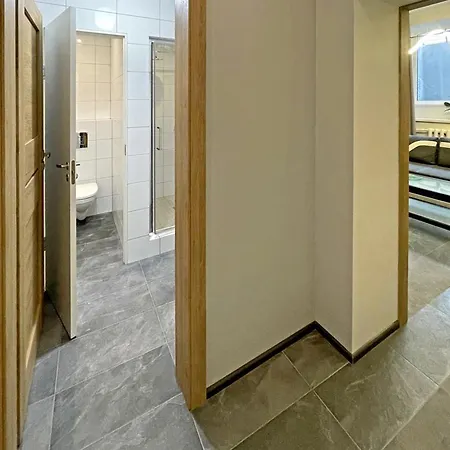Apartment Artist
